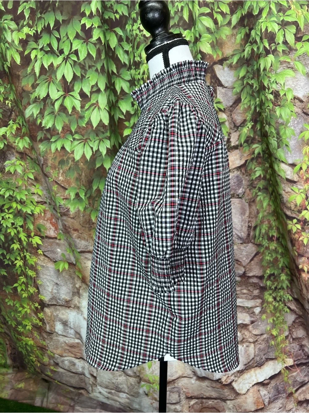 LOFT Black, White, and Pink Ruffle Collar Shirred Cuff Plaid Preppy Blouse, M